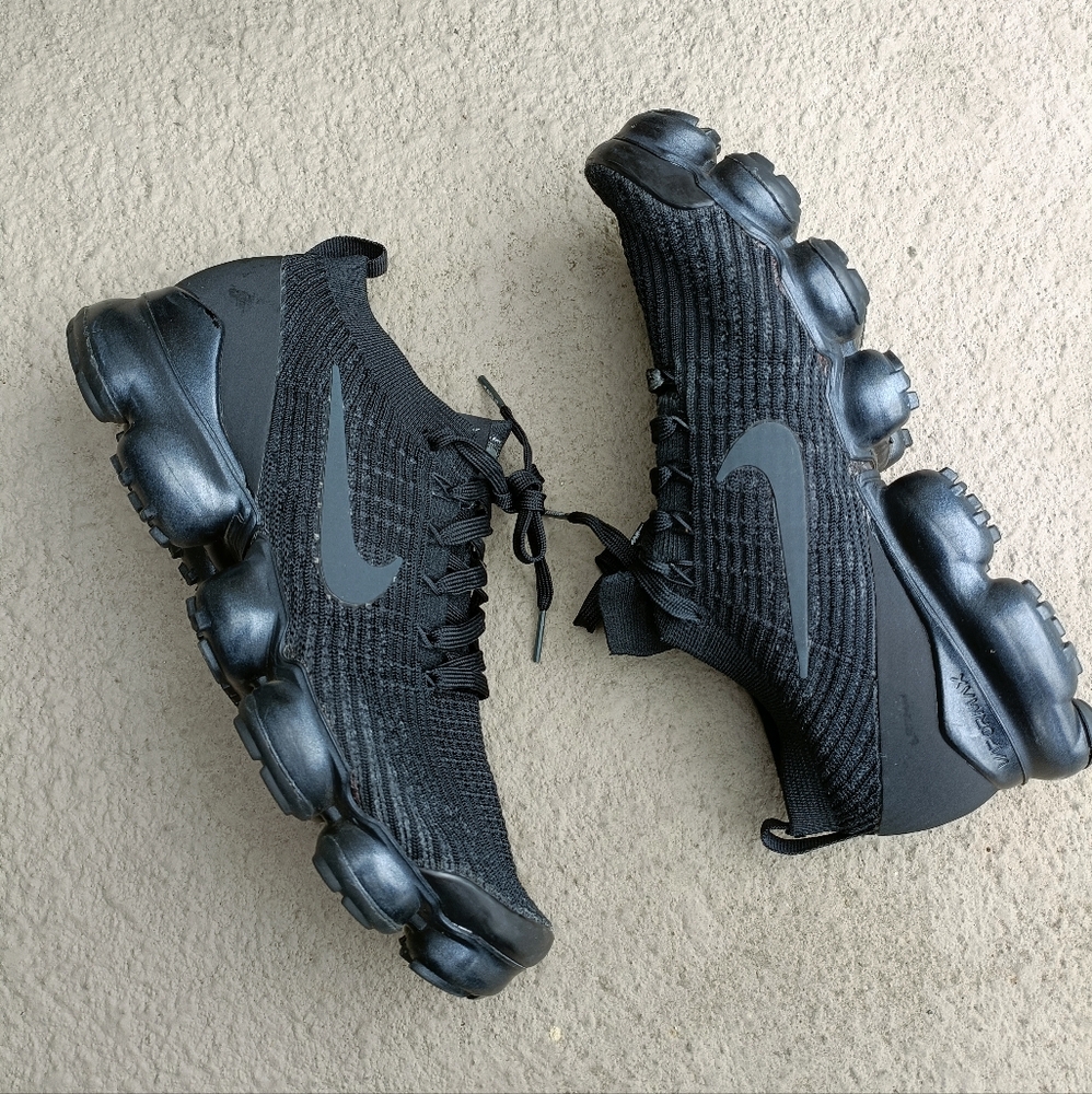 Nike Black Sneakers